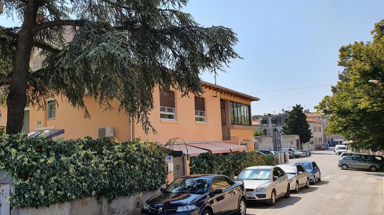 Colosseum Garden studio apartments Pula Extérieur photo