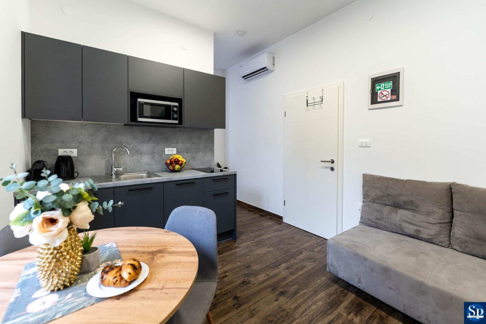 Colosseum Garden studio apartments Pula Extérieur photo